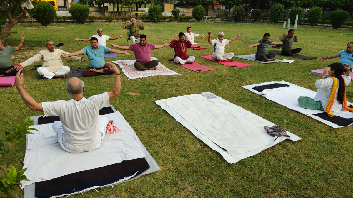 Uttar Pradesh SCC inaugurates Four-Day Yoga Camp at Balrampur District Jail